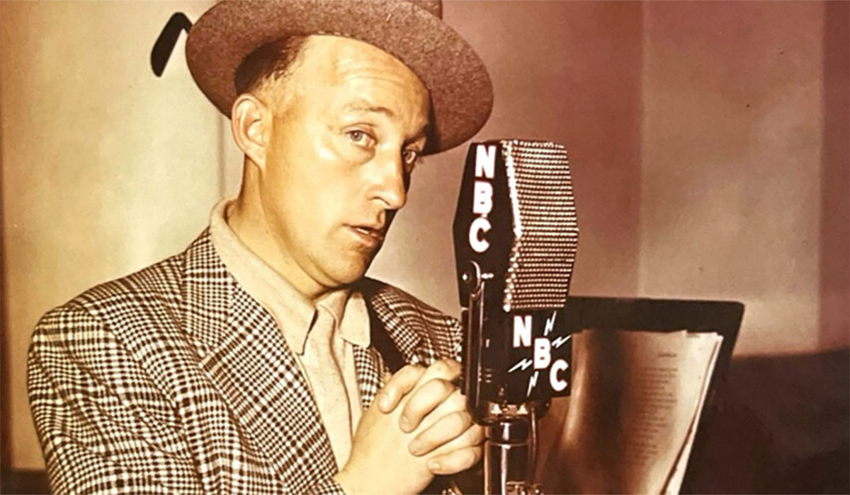 1954 Bing Photo At NBC Microphone Clements 1