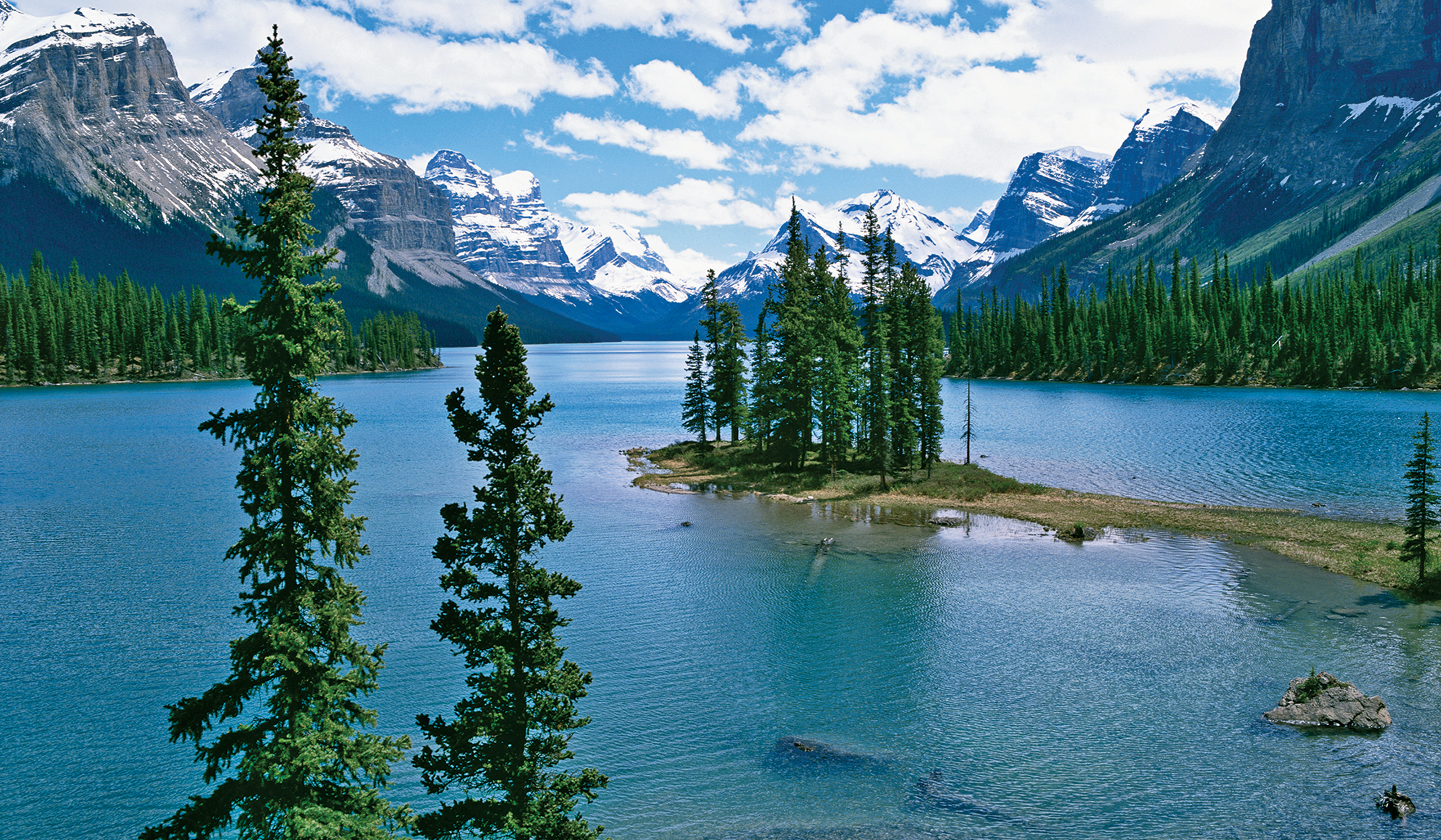 Canadian Rockies Explorer 2560x1493