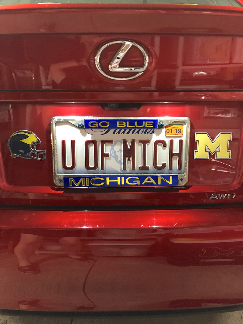 When Jen DeGeus, ’95, learned that GO BLUE was, not surprisingly, taken in Illinois (lots of U-M alumni there), she went with the next best thing.