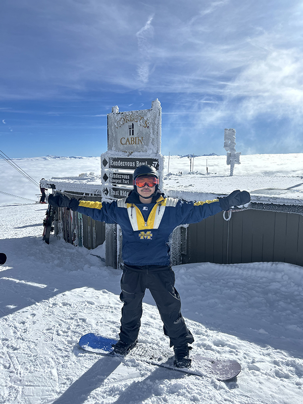 In January, stationed in front of the Corbet’s Cabin restaurant, Paul Kang, ’08, hailed from the top of Rendezvous Mountain in Jackson Hole, Wyoming.