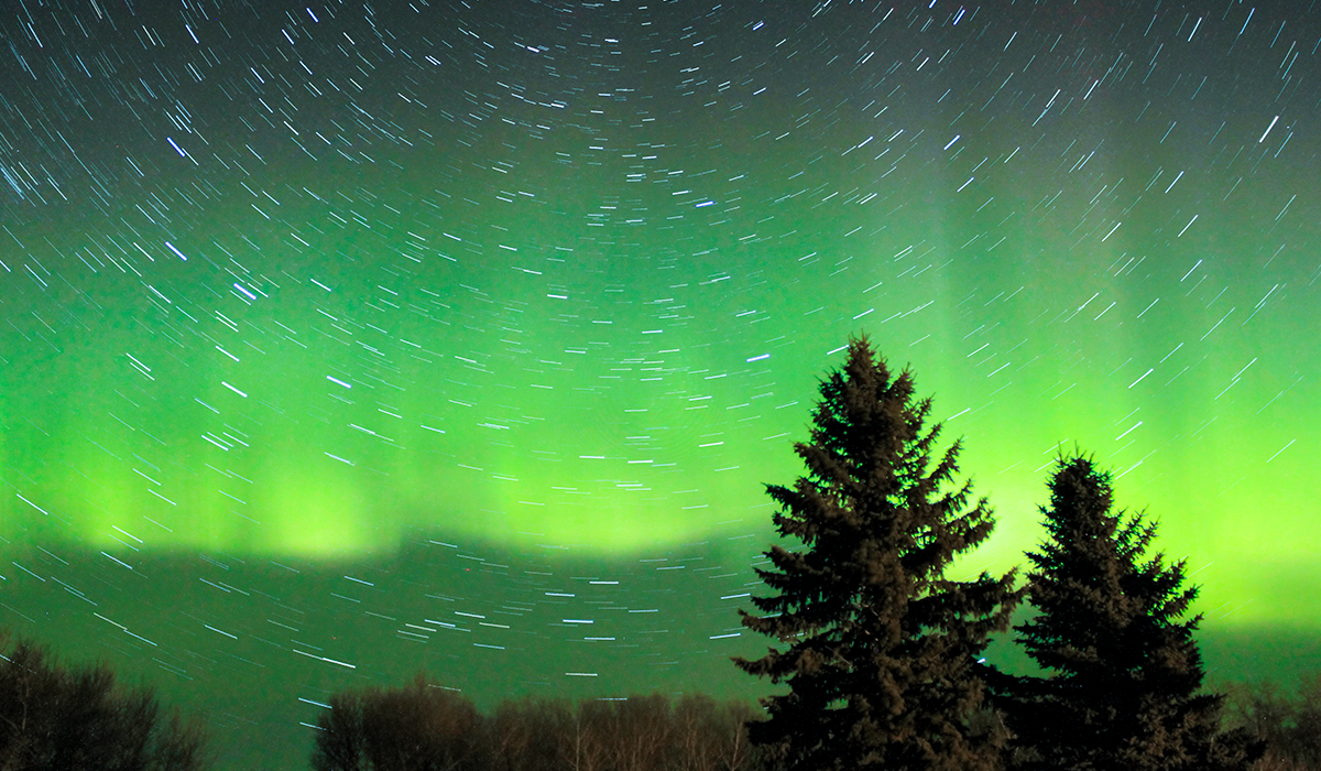 Northern Lights Of Manitoba 1200x700