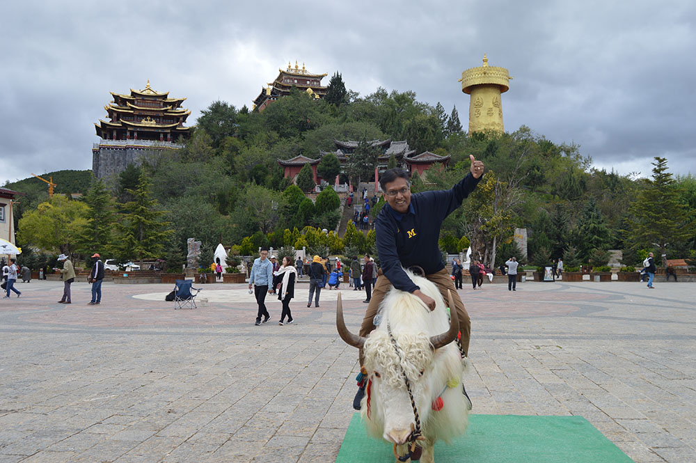 Raj Dasgupta, MBA’93, “yakked” it up in Shangri-La City, China.