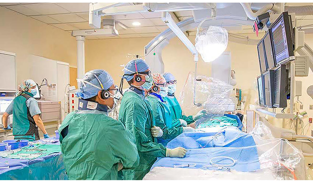 Doctors Nurses Surgery Room Monitors Patient