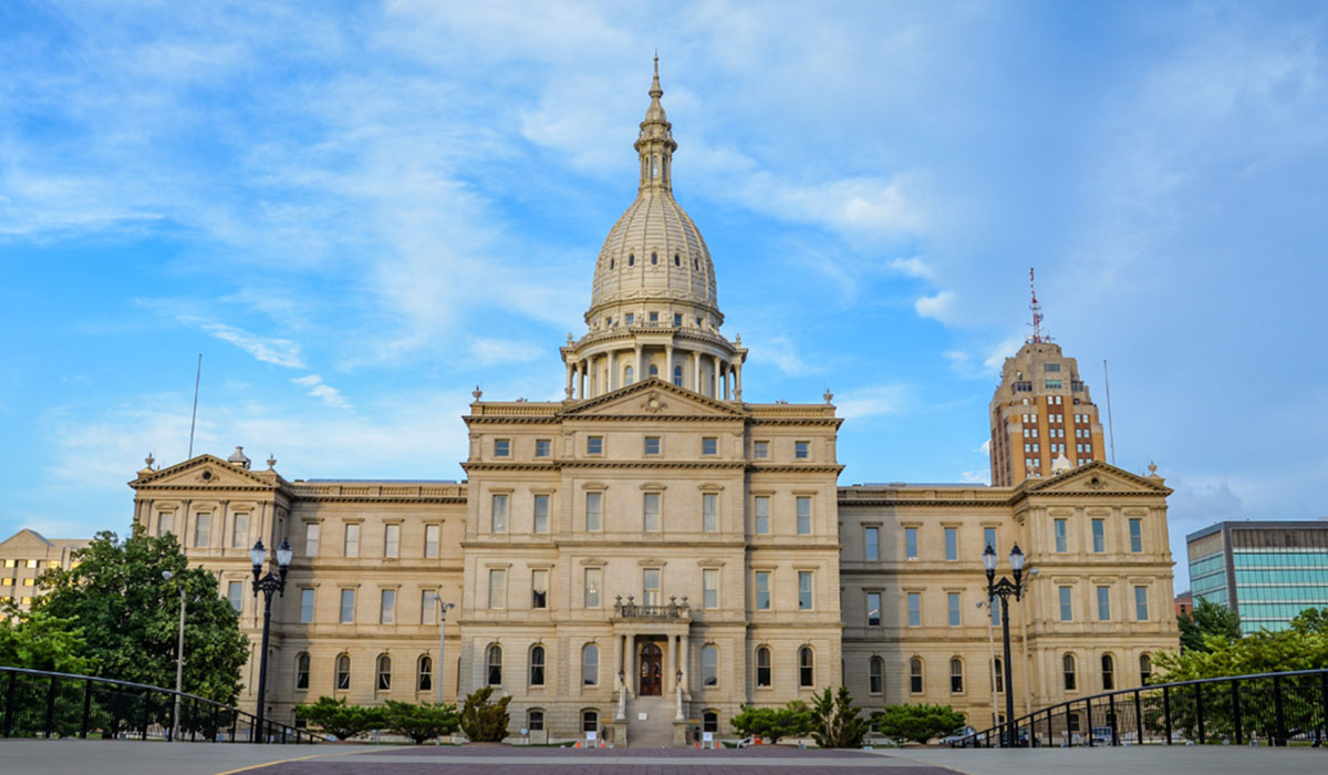 Michigan State House Capitol Featured 1090x681