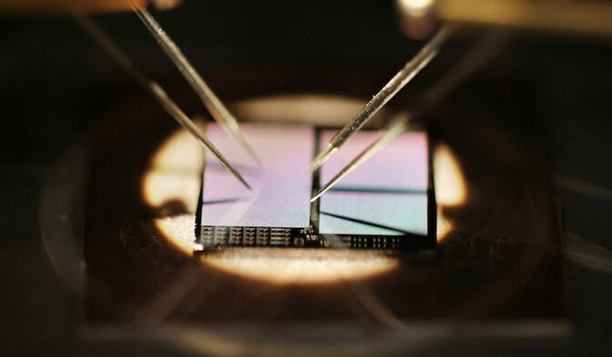 V2Peterson Labs Semiconductor Feature